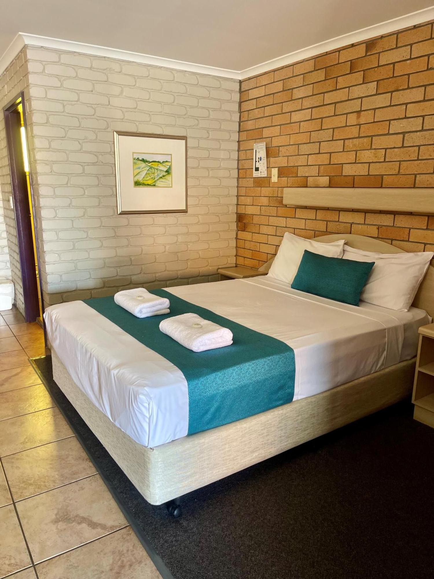 בואוון Castle Motor Lodge מראה חיצוני תמונה